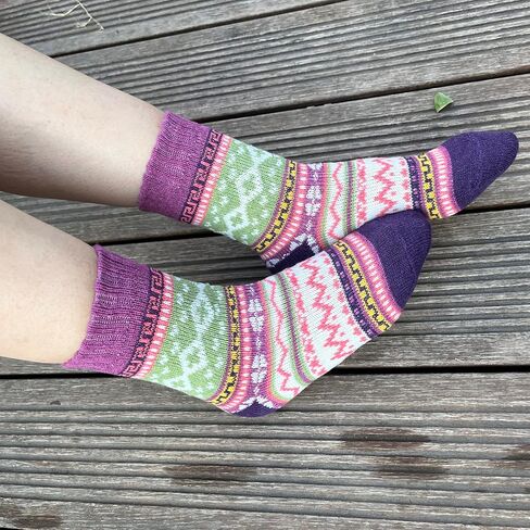 Fraobbg 5 Pairs Vintage Winter Women Socks Warm Thick Knitted Soft Wool Socks Christmas Gifts Cozy Crew Socks in Saudi Arabia