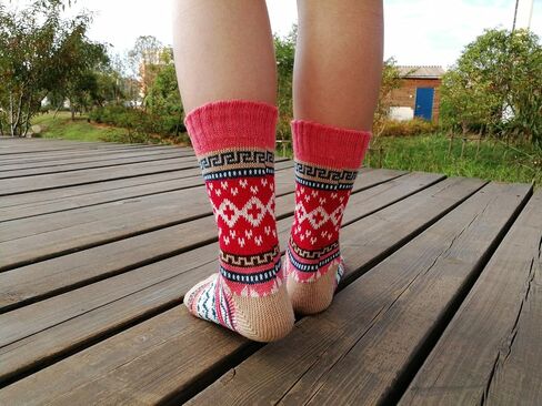 Fraobbg 5 Pairs Vintage Winter Women Socks Warm Thick Knitted Soft Wool Socks Christmas Gifts Cozy Crew Socks in Saudi Arabia