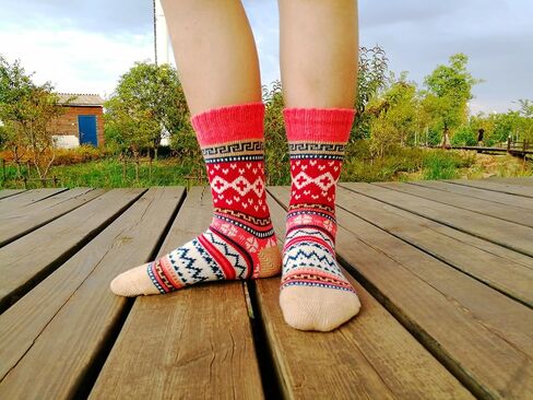 Fraobbg 5 Pairs Vintage Winter Women Socks Warm Thick Knitted Soft Wool Socks Christmas Gifts Cozy Crew Socks in Saudi Arabia
