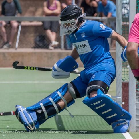 لعبة الهوكي الحقيقية - عصا الهوكي الميدانية تحتوي على 75% من الكربون، و20% من الألياف الزجاجية، و5% من الأراميد والكيفلر - رأس سطح خشن (أخضر نيون) in Kuwait