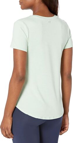 تي شيرت Jockey النسائي ذو الأداء الناعم in Kuwait