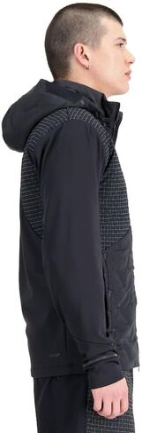 New Balance Men's Impact Run Luminous Heat Jacket in Saudi Arabia