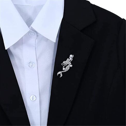 دبابيس زينة بتصميم حورية البحر مزينة بالكريستال وحجر الراين بتصميم بسيط ولؤلؤي رائع للنساء، اكسسوارات ملابس للكريسماس ورأس السنة الجديدة، مجوهرات للنساء والفتيات، مصنوعة من خليط معدني من الستيل بدون in Kuwait