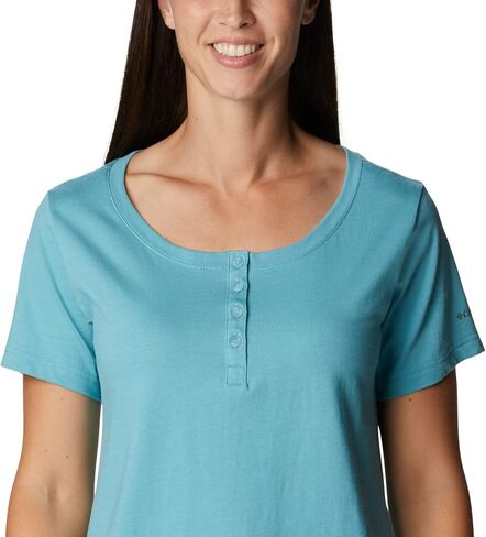 Columbia Women's Saphire Point Henley in Saudi Arabia