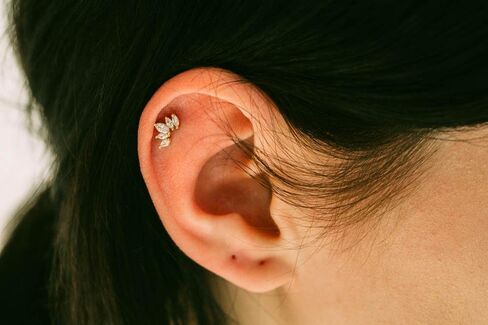 ONDAISY 14k مطلية بالذهب مقلد الماس تشيكوسلوفاكيا قلب الملكة الزفاف حورية البحر الأميرة تاج تيارا الأذن ترصيع آخر الكرة القرط ثقب للنساء in Kuwait