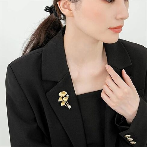 Ginkgo Biloba Pearl Brooch Gold Plant Series Leaf-Shaped Corsage Fashion Ginkgo Biloba Vintage Gold Brooch Creative Pearl Bouquet Corsage Palace Enamel Botanical Brooch Suitable for Wedding Banquet Party in Saudi Arabia