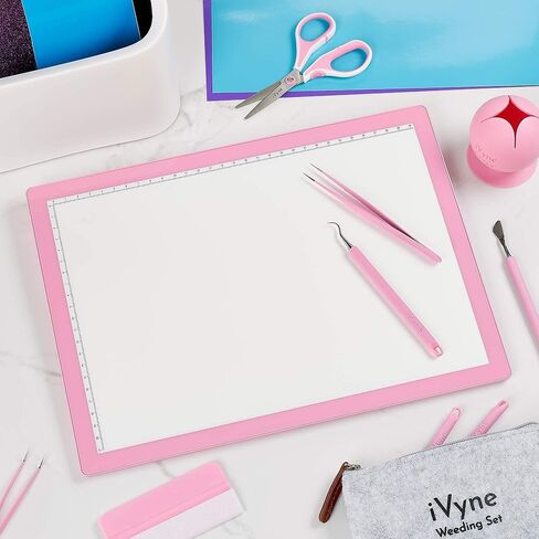 وسادة إضاءة لاسلكية من iVyne مع قطعتين من الأدوات الأساسية وأداة تجميع قصاصات الشفط من Vyne Berry - وردي in Kuwait