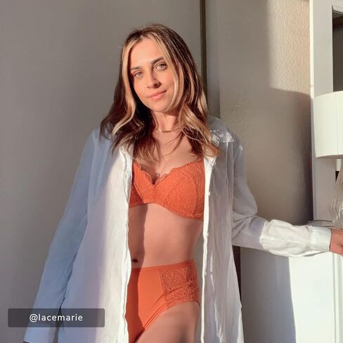 حمالة صدر لاسلكية من الدانتيل من لايفلي للنساء | حمالة صدر بتغطية متوسطة بدون سلك داخلي | تفاصيل دانتيل صدفي in Kuwait