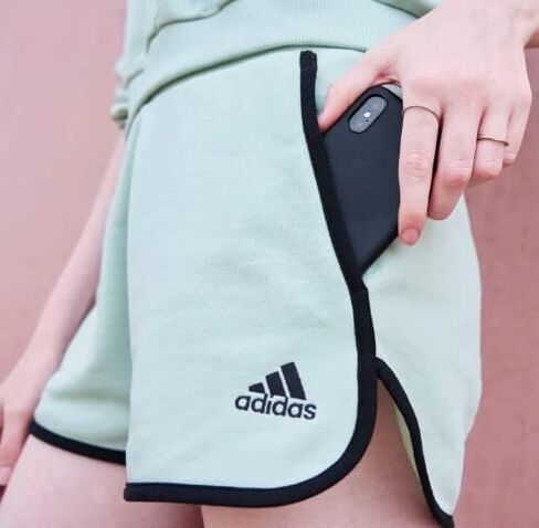 شورت نسائي من adidas Lifestyle French Terry عالي الارتفاع كتان أخضر in Kuwait