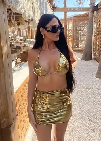 ملابس الهذيان للنساء للمهرجانات مكونة من 3 قطع من مجموعة البكيني وتنورة معدنية وملابس سباحة علوية لملابس النادي EDC in Kuwait