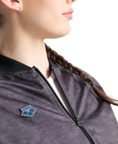 سترة ARENA للسيدات Icons Relax IV Team سترة بسحاب كامل وجيوب جانبية وشعار ريترو معطف رياضي رياضي in Kuwait