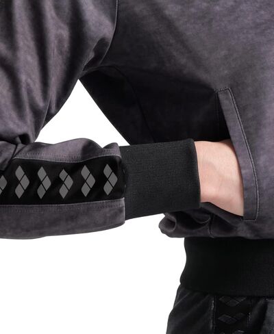 سترة ARENA للسيدات Icons Relax IV Team سترة بسحاب كامل وجيوب جانبية وشعار ريترو معطف رياضي رياضي in Kuwait