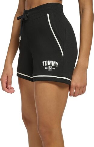 شورت نسائي من Tommy Hilfiger برسومات جرافيكية وحزام خصر مضلع ومطبوع in Saudi Arabia