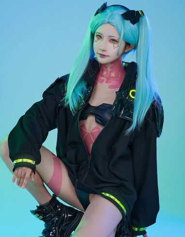 مجموعة سترة تنكري للسيدات من Cosplay.fm مع غطاء حذاء ورباط شعر وملصقات in Kuwait