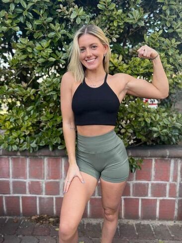 قمصان نسائية من RUUHEE مكونة من 3 قطع مضلعة بدون خياطة للتمرين كاجوال بدون أكمام in Kuwait