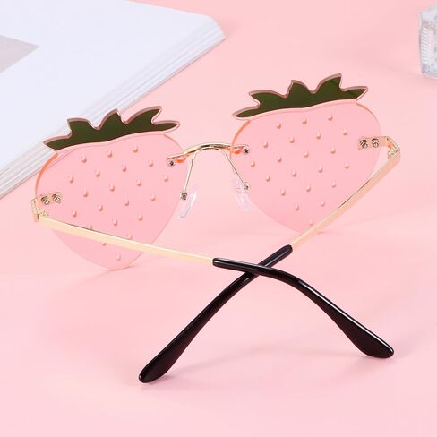 نظارات شمسية من Dazzleimart على شكل فراولة نظارات شمسية كلاسيكية عصرية ممتعة للنساء والرجال زينة عيد الميلاد لصالح الحفلات in Kuwait