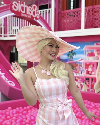 فستان Ruimeier النسائي للبالغين باللون الوردي، فستان الهالوين التنكري لحفلات الأميرات مع الملحقات in Kuwait