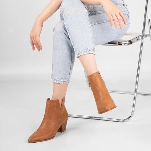 جزمة للكاحل للنساء من ليسيز بكعب متوسط الكتلة ومقدمة مدببة من الجلد، جزمة انيقة على شكل حرف V وفتحة خلفية وسحاب خلفي للخريف in Kuwait