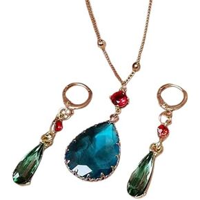 مجموعة أقراط وقلادة من Howls Green Water في مجوهرات Howls Moving Castle - الرسوم المتحركة اليابانية المفضلة المستخدمة كإكسسوارات تنكرية أو هدايا مجوهرات للحفلات التنكرية والنساء والرجال ومحبي الرسوم المتحركة. in Kuwait