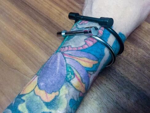 ALoveSoul 2 Pcs Screw Bracelet Stainless Steel Bar Cuff Bangle Set in Kuwait