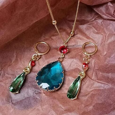 مجموعة أقراط وقلادة من Howls Green Water في مجوهرات Howls Moving Castle - الرسوم المتحركة اليابانية المفضلة المستخدمة كإكسسوارات تنكرية أو هدايا مجوهرات للحفلات التنكرية والنساء والرجال ومحبي الرسوم المتحركة. in Kuwait