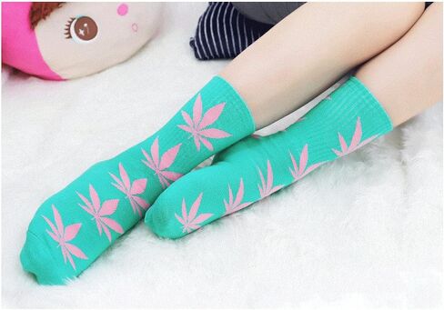 جوارب DAZCOS للجنسين من أوراق القيقب متعددة الألوان، زوجين لعيد الهالوين وعيد الشكر وعيد الميلاد in Kuwait