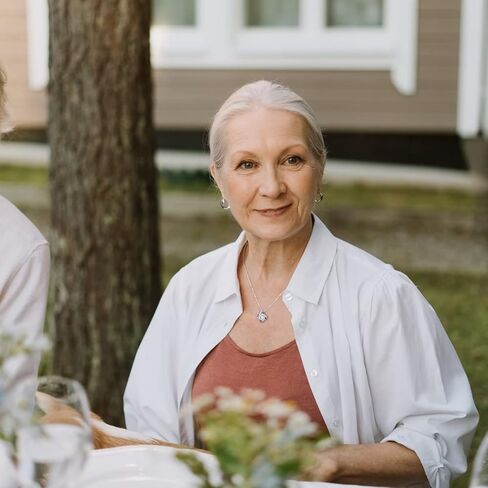 Ieftop Gifts Necklaces for Women Teen Girls, 14K White Gold Plated Dainty Love Knot Necklace for Grandma Aunt Stepmother Sister Mother Jewelry Mothers Day Anniversary Birthday Gifts for Women in Kuwait