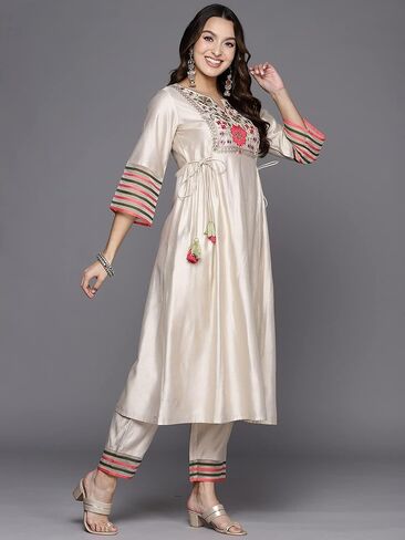 طقم بنطلون كورتا هندي مطرز باللون الأبيض للنساء من INDO ERA in Kuwait