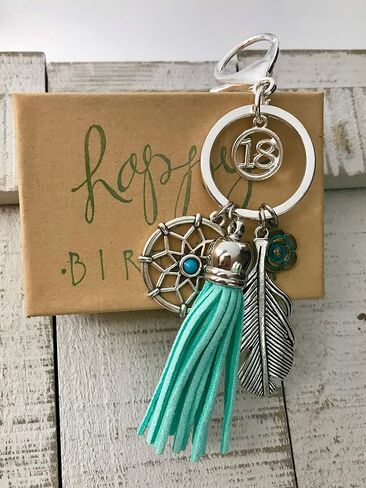 سلسلة مفاتيح دريم كاتشر لعيد الميلاد الثامن عشر للفتيات، مغلفة في صندوق مختوم باليد in Kuwait