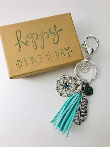 سلسلة مفاتيح دريم كاتشر لعيد الميلاد الثامن عشر للفتيات، مغلفة في صندوق مختوم باليد in Kuwait