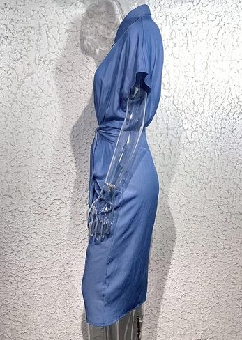 فستان نسائي قصير الأكمام مع طية صدر السترة وأزرار للأسفل من قماش الدنيم 2023 فساتين صيفية غير رسمية بحزام مكشكش وقميص جينز ميدي in Kuwait