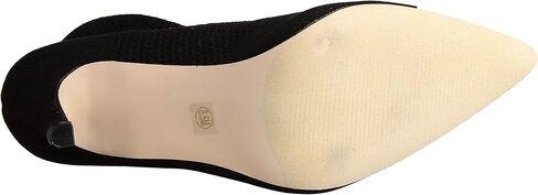 ميا ماكينلي in Kuwait