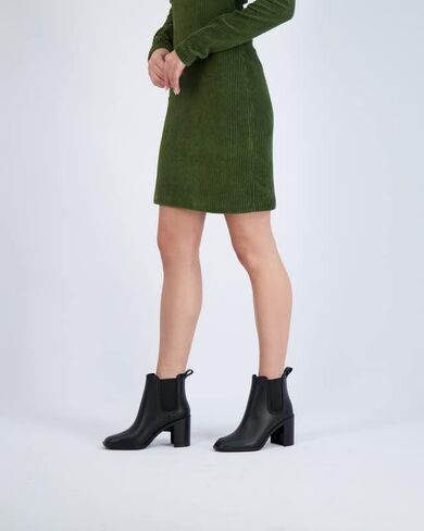 CUSHIONAIRE Women's Mars chelsea rain boot +Memory Foam in Saudi Arabia