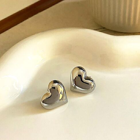 Chunky Gold Heart Studs Earrings for Women,18k Gold Plated Heart Shaped Lover Earring Hypoallergenic Trendy Jewelry for Teen Girls in Saudi Arabia