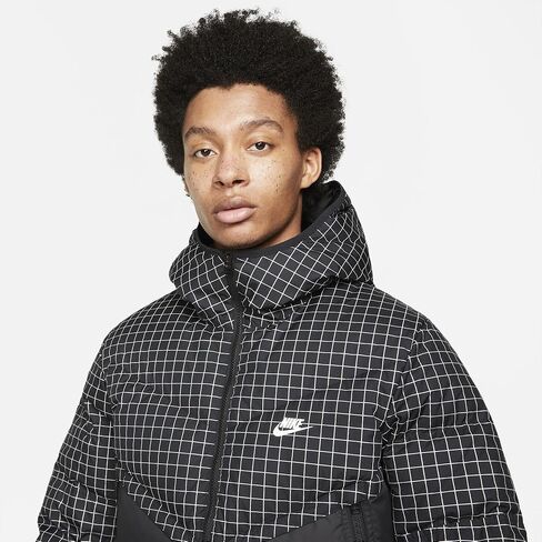 جاكيت بغطاء رأس للرجال من Nike Sportswear Storm-FIT Windrunner in Saudi Arabia