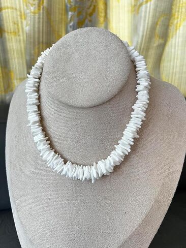 Native Treasure Mens and Womens Good Karma Rugged Surfer Tropical Beach White Rose Clam Chips Puka Shell Necklace in Kuwait