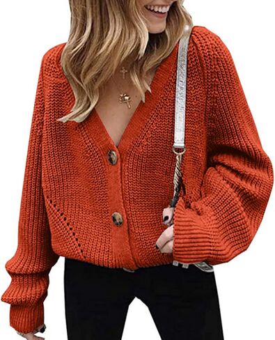 سترة حريمي من Askdan برقبة على شكل حرف V وأزرار سفلية وأكمام واسعة من الحياكة الأساسية in Kuwait