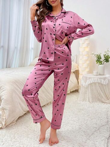 طقم بيجامة وقميص نوم نسائي من WDIRARA مكون من قطعتين من الساتان بأكمام قصيرة وبنطلون in Kuwait