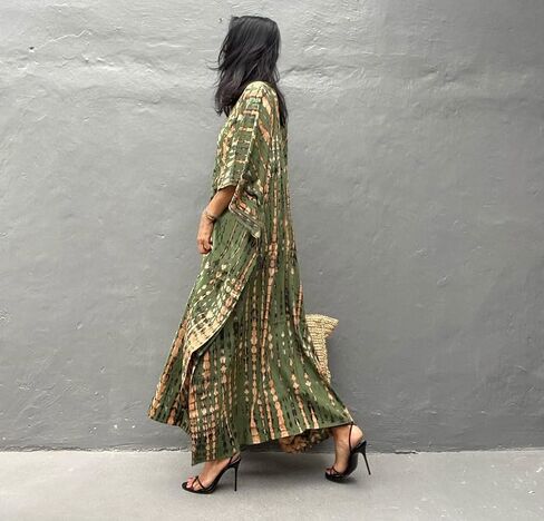 فستان قفطان نسائي من Venasha بمقاس كبير كاجوال برقبة على شكل حرف V فستان طويل ناعم للشاطئ لفصل الصيف in Kuwait