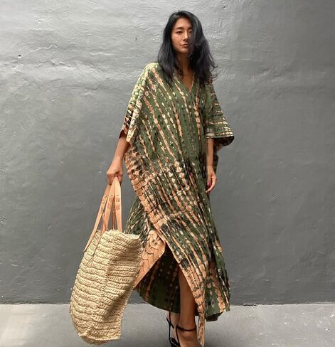 فستان قفطان نسائي من Venasha بمقاس كبير كاجوال برقبة على شكل حرف V فستان طويل ناعم للشاطئ لفصل الصيف in Kuwait