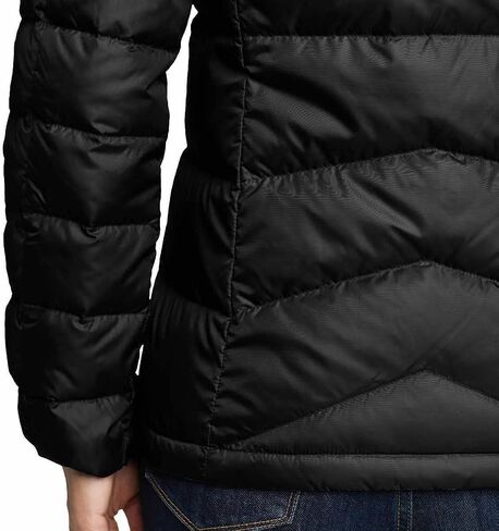 سترة Eddie Bauer النسائية متوسطة الوزن من شيفرون مبطنة بالأسفل in Kuwait