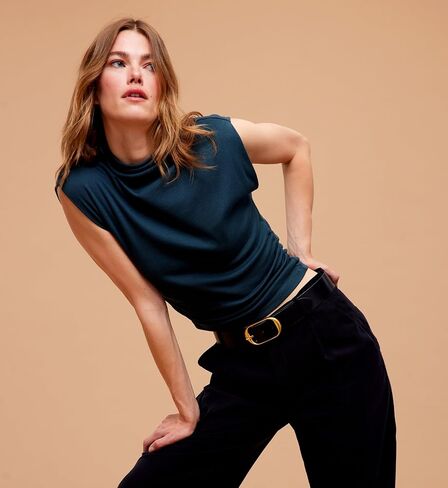 بلوزة Amara للسيدات من Michael Stars برقبة وهمية وأكتاف مضلعة in Kuwait