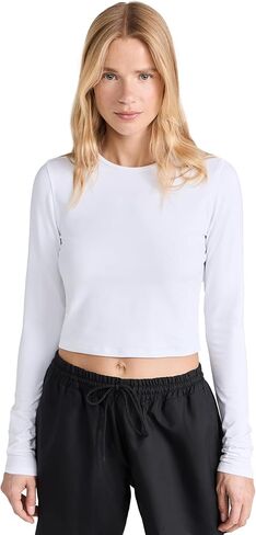 تي شيرت نسائي قصير الأكمام من Girlfriend Collective بأكمام طويلة in Kuwait