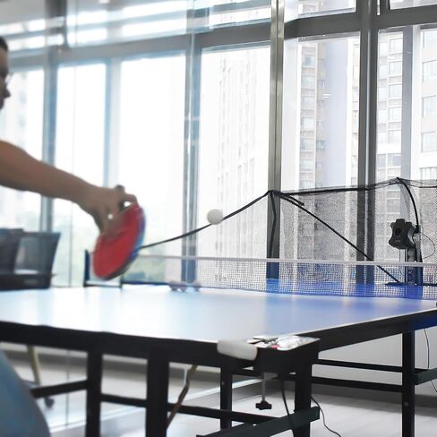 آلة تنس طاولة آليا واي مارك روبوت ناقل تلقائيا روبوت مع شبكة إمساك الكرة in Kuwait