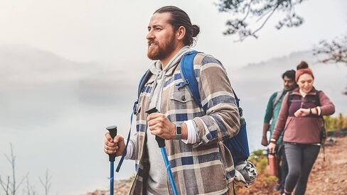 جهاز Fitbit Charge 5 المتقدم للياقة البدنية، متتبع الصحة مع نظام تحديد المواقع العالمي (GPS) المدمج، أدوات إدارة الإجهاد، تتبع النوم، معدل ضربات القلب على مدار الساعة طوال أيام الأسبوع والمزيد، أزرق فولاذي (متجدد) in Kuwait