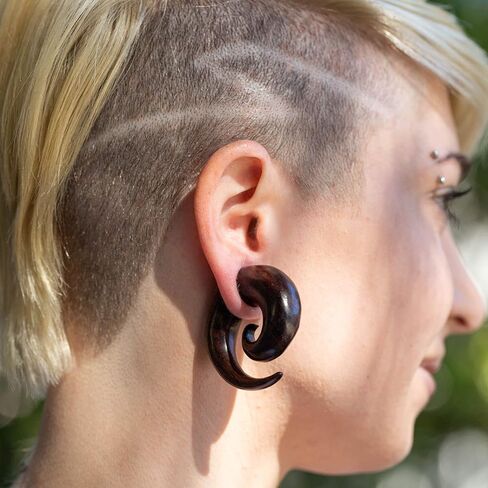 أجهزة القياس المستدقة الخشبية الفاخرة من Earth Accessories | نقالات لولبية مصنوعة يدويًا للرجال والنساء | صديقة للبيئة وأخلاقية in Kuwait