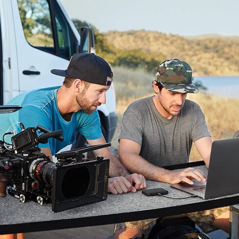 محرك الأقراص الصلبة LaCie Rugged SSD Pro سعة 4 تيرابايت - USB-C Thunderbolt 3، مقاوم للصدمات والغبار، لأجهزة Mac والكمبيوتر المكتبي والكمبيوتر المحمول، 1 Mo Adobe CC All App Plan، خدمات الإنقاذ (STHZ4000800) in Kuwait