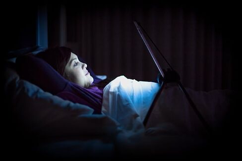 MaxPro Universal Tablet and Phone Stand for Bed — Patented Hands-Free Holder with Flexible Gooseneck Legs, 5 Viewing Angles, Fits Any iPad, Tablet, or Phone with or Without Case in Kuwait