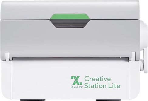 Xyron Creative Station Lite، 3 بوصة أو 5 بوصة، صانع الملصقات، يصنع الدعوات، والبطاقات المصنوعة يدويًا، والمشروعات اليدوية المقطوعة بالقالب، واللوازم اليدوية اليدوية، مثالية للمشروعات المدرسية المنزلية وإكسسوارات المكتب المنزلي (624740) in Kuwait