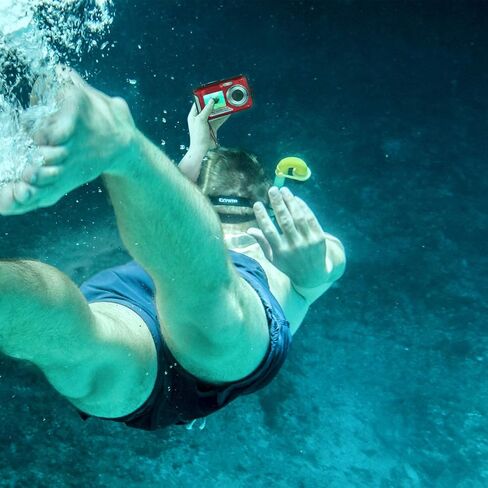 Acuvar Waterproof Digital Camera 48MP – Underwater Camera for Snorkeling, Floating Point & Shoot Camera with Dual Screen, Autofocus, 11FT Depth, Compact Camera for Beach, Pool & Travel (Blue) in Saudi Arabia